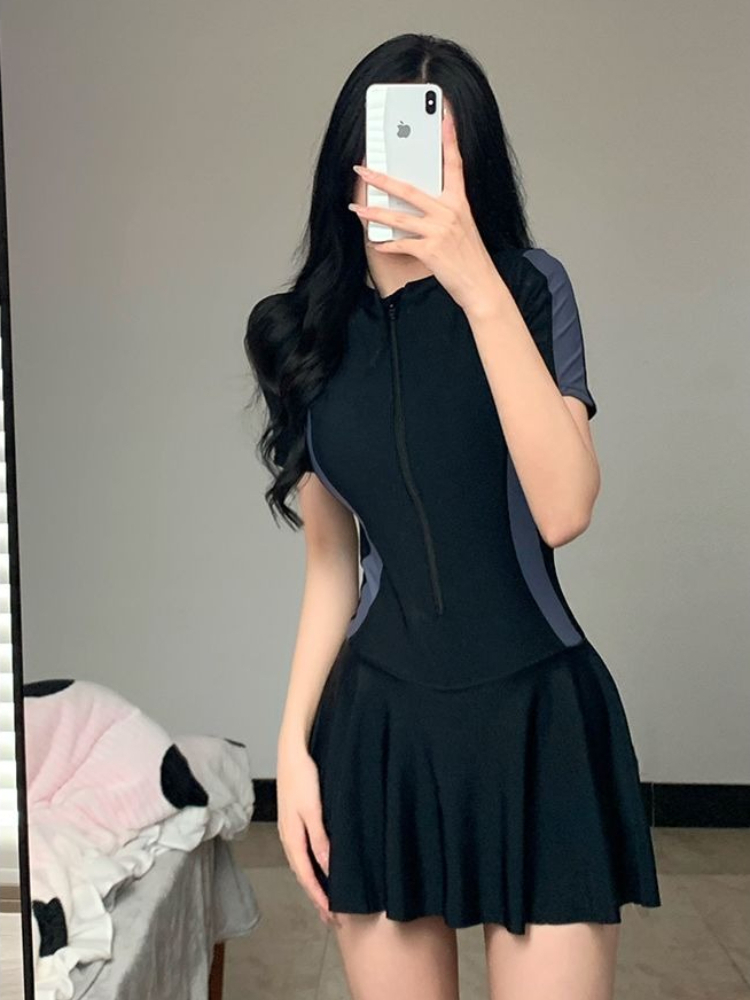 Nuevo Traje de Baño de Una Pie - Spa & Wellness Komplex Bristol Royal * * * * reseña y precio